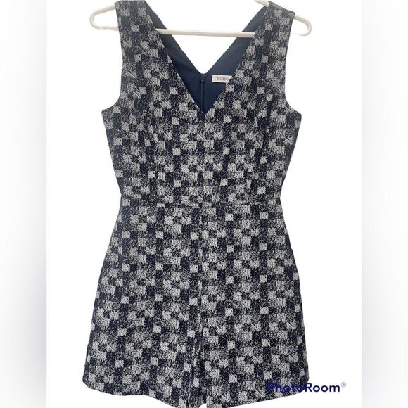BCBGeneration size 0 blue patterned romper - Picture 1 of 5